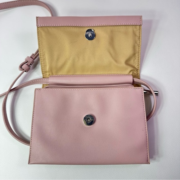 NEW Women's Gianni Bernini Pink Rose Front Flap Leather Crossbody - Picture 6 of 6